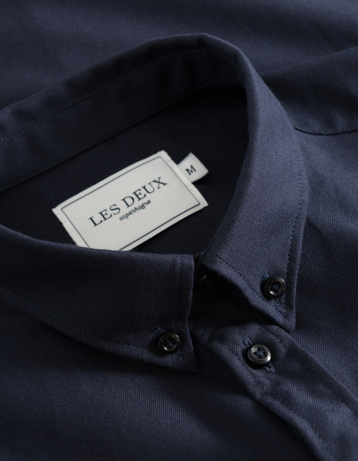 LES DEUX - CHRISTOPH OXFORD SHIRT DARK NAVY