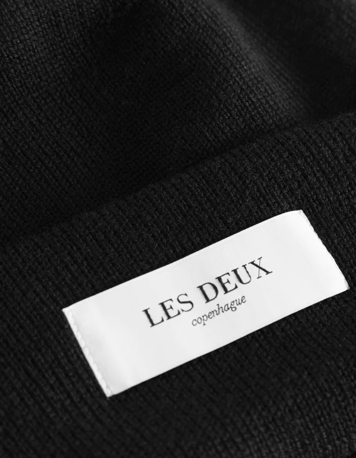 LES DEUX - MERINO PATCH BEANIE BLACK