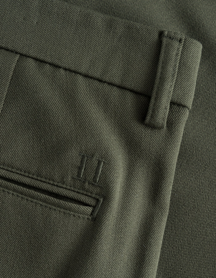 LES DEUX - COMO SUIT PANTS OLIVE NIGHT