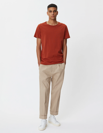 LES DEUX - Austin T-Shirt - RUST RED